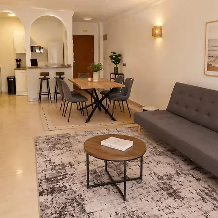 Sea View With Pool On The Paseo Maritimo, 4 Guests